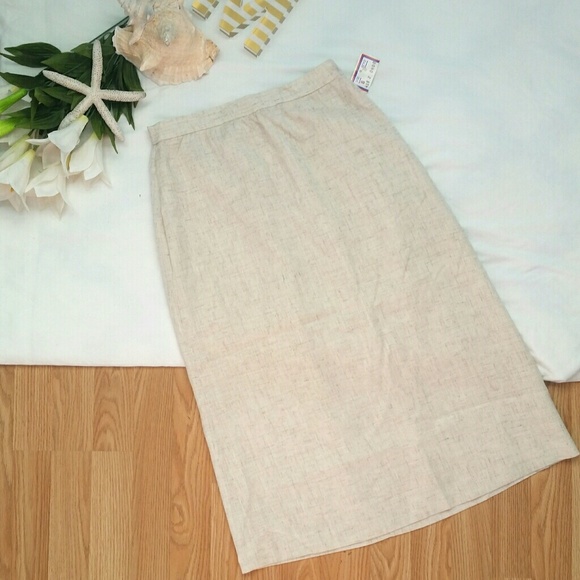 LAST DAY!
 NWT Vintage Cream Pencil Skirt* - Picture 2 of 9